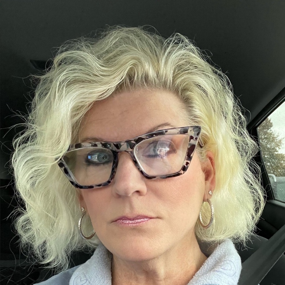 Meet your Posher, Debby